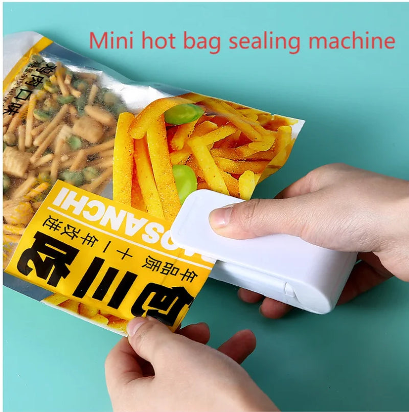10-Piece Food Sealing Clips - Keep Your Snacks Fresh and Moisture-Free!